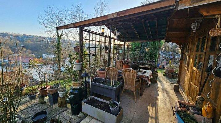 Überdachte Terrasse