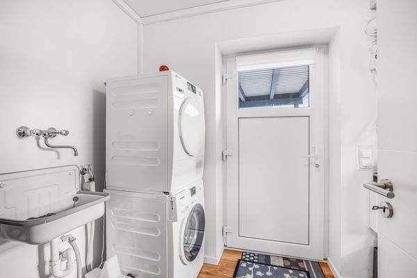 Hauswirtschaftsraum mit sep. Eingang