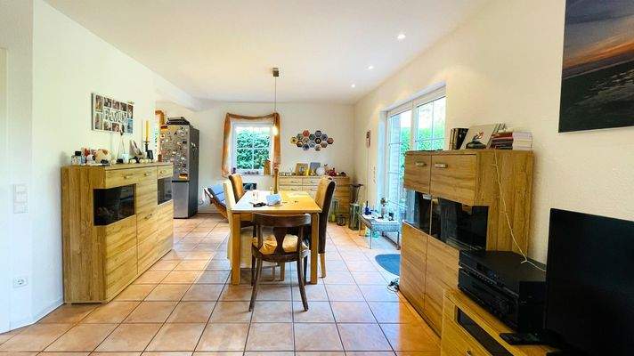 Offener Essbereich an Küche