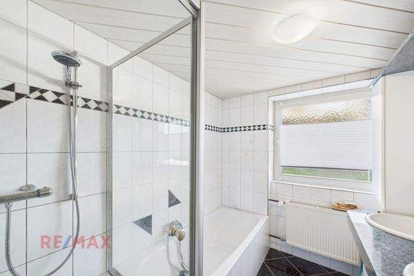 Badezimmer EG