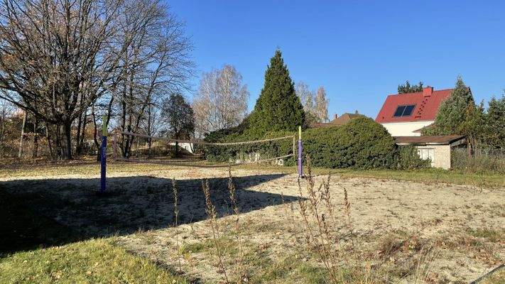 Grundstück/Volleyballplatz