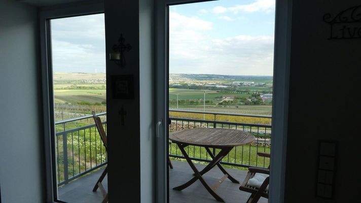 Aussicht Wohnzimmer mit Balkon