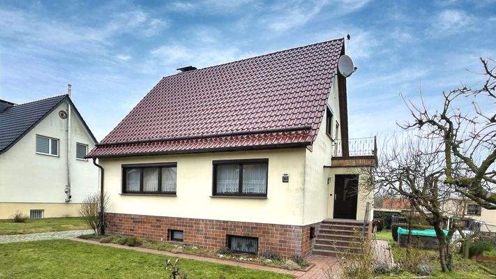 Vorderansicht mit Eingang