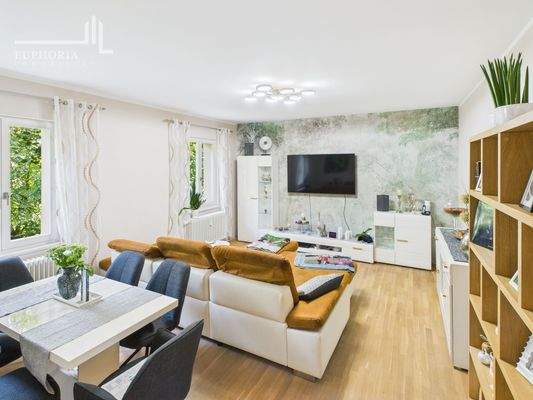 CAM03352G0-PR0080-STILL055