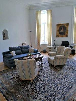 Wohnzimmer mit Schlafsofa