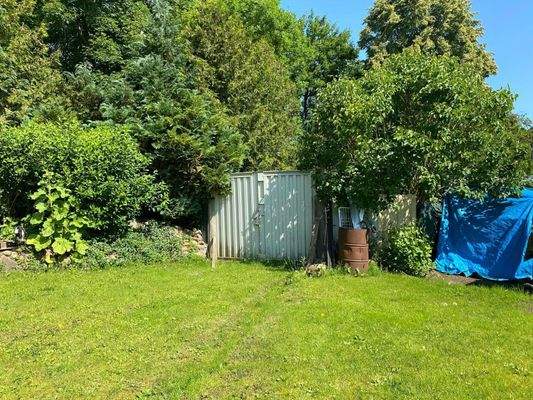 Einfahrt, Grundstück