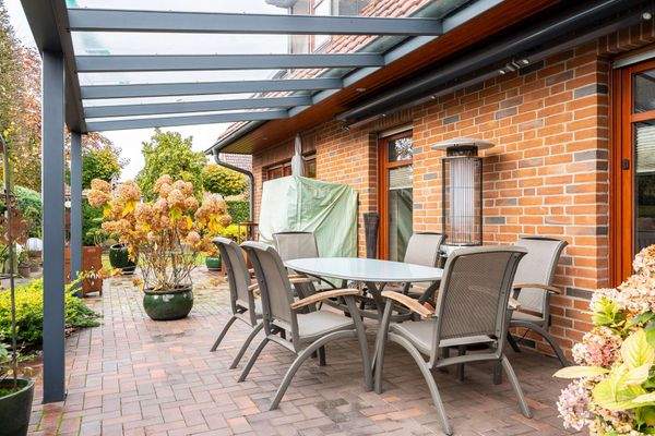 Terrasse vorderes Haus 