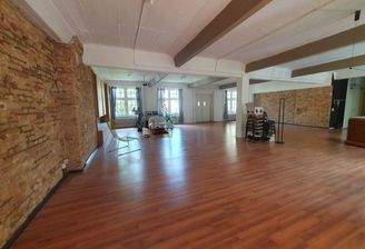 großes, offenes Zimmer