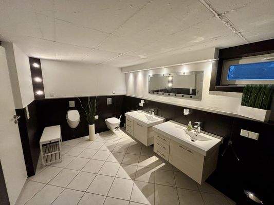 Badezimmer im Kellergeschoss