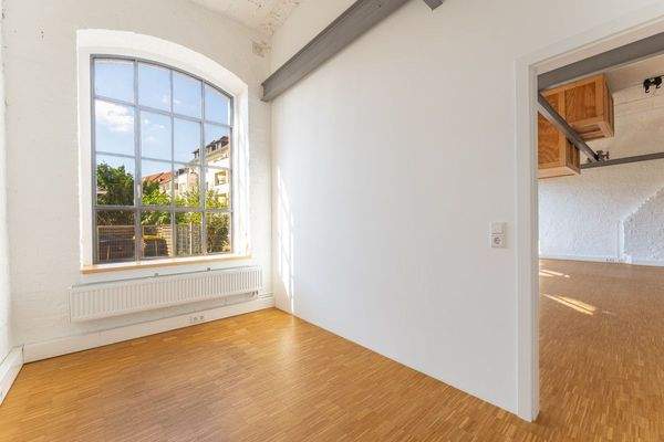 Atelier und Büroraum. Separates Büro / Besprechungsraum