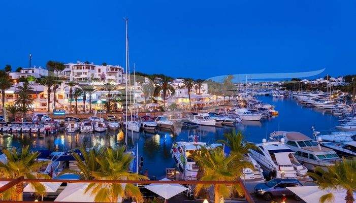 Cala d’Or Hafen bei Nacht