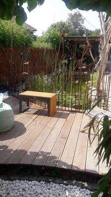 Terrasse mit Teich.jpg