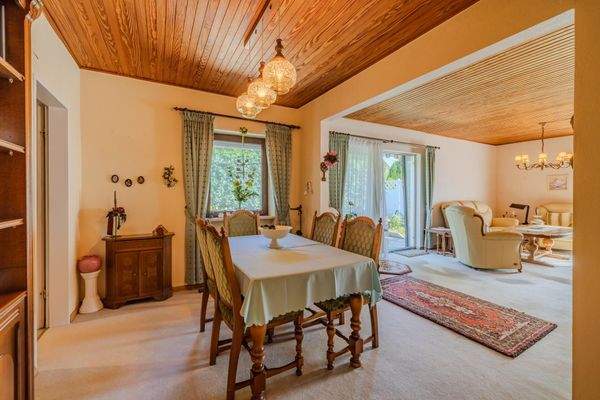 offener Wohn- und Essbereich