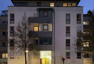 820-kurz#Einsteinhof 18.JPG