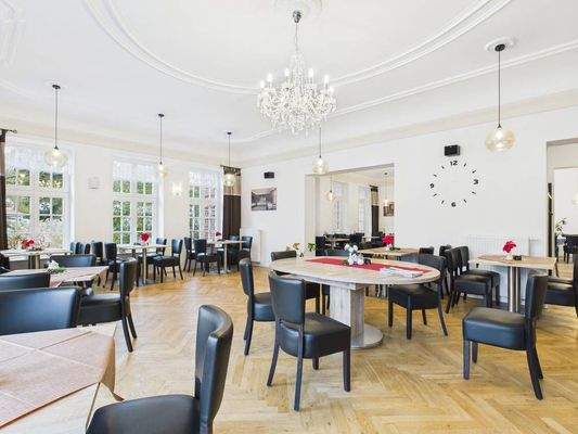 CAM03784G0-PR0093-STILL016-thumbnail-h750-70