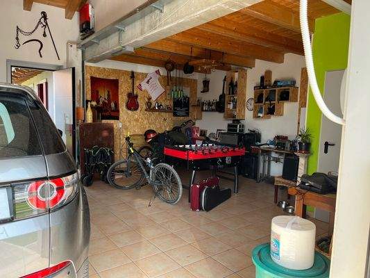 Garage / Hobbyraum