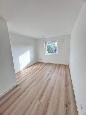 Modernes, helles Zimmer