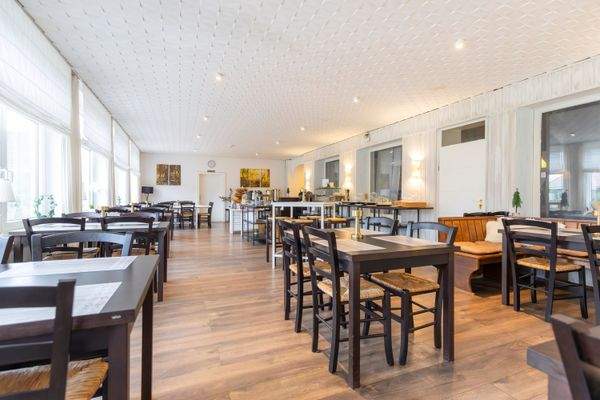 Stilvolle Lounge mit eleganter Atmosphäre #2