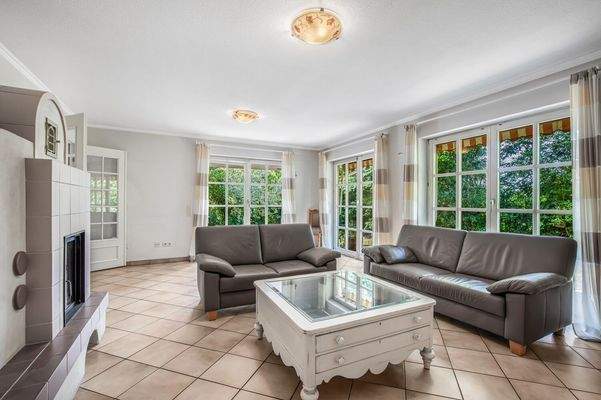 Große Fensterflächen und viel Licht