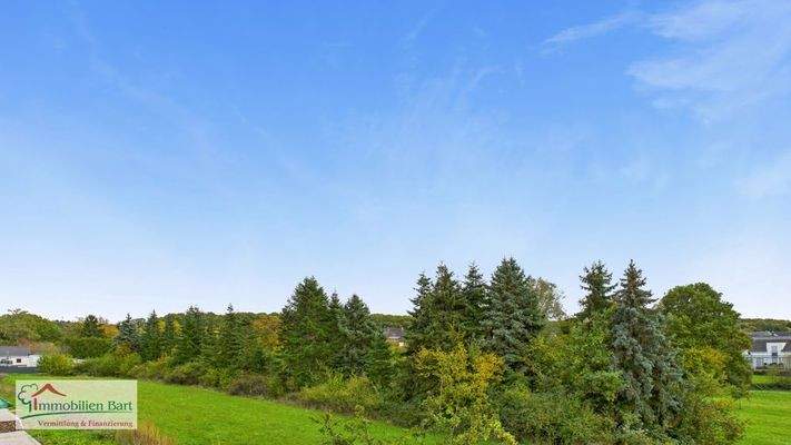 mit Blick ins Grüne