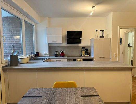 NOLTE Küche mit Neff und AEG Geräten