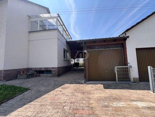 Überdachter Innenhof