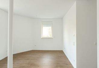 Wohnzimmer- Blick von der Küche 