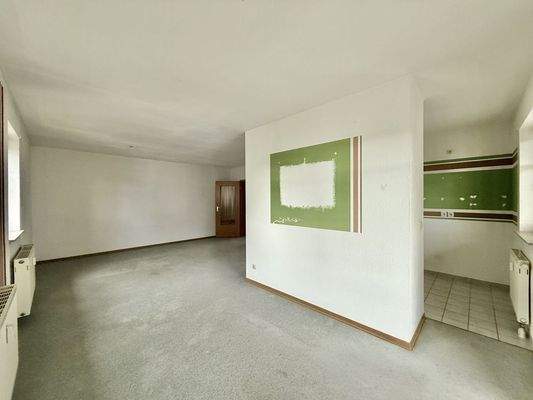 Wohn-/Esszimmer mit Küchenecke