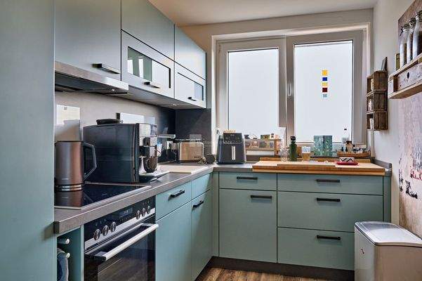 Die separate Küche mit moderner Einbauküche