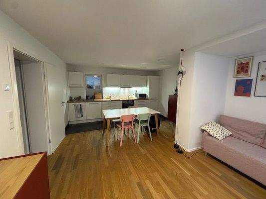 Blick zum Ess- und Küchenbereich