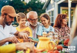 Die ganze Familie feiert mit Ihnen Ihr Hausglück!