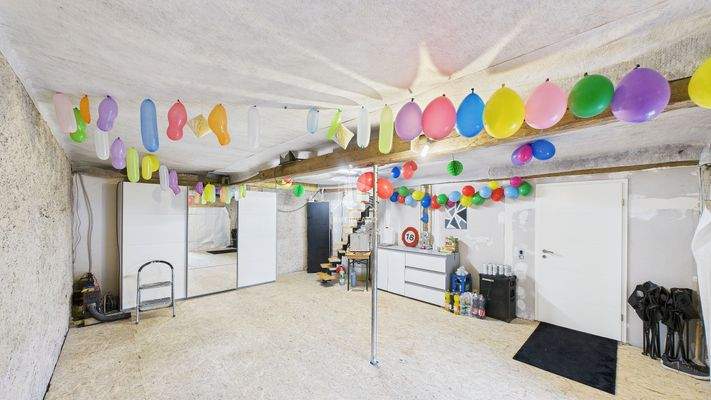 Partyraum mit eigener Wohnung