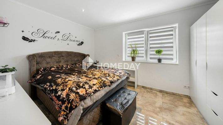 1. OG Elternschlafzimmer 1