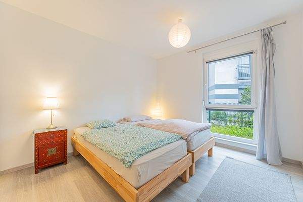 Schlafzimmer mit Blick ins Grüne