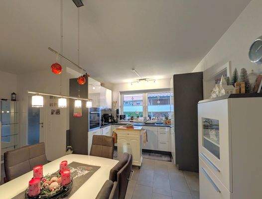 Essbereich mit Küche