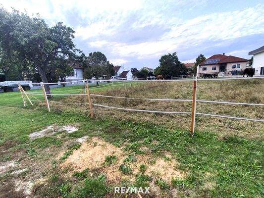 Grundstück hintaus_