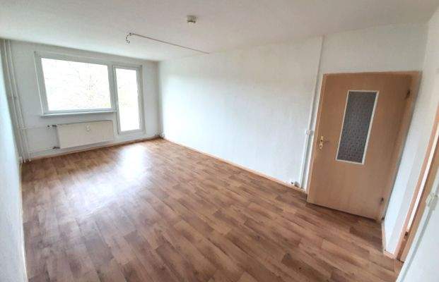 Wohnzimmer mit Balkon