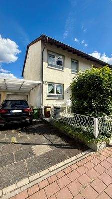 Doppelhaushälfte mit Carport