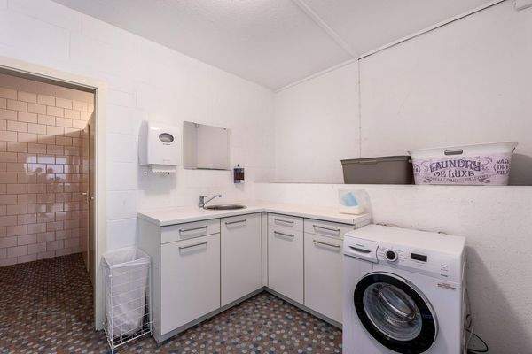 UG - Waschraum mit WC-Anlagen