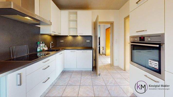 ... moderne Einbauküche OG