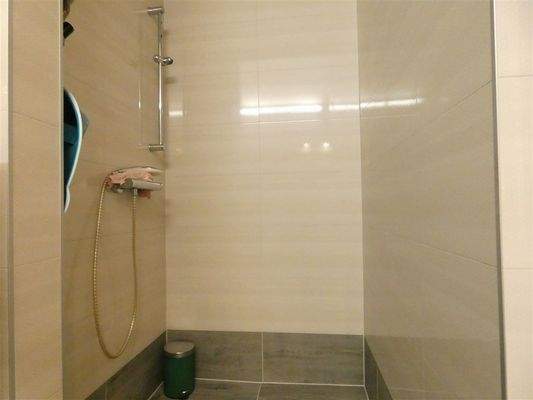 mit begehbarer Dusche