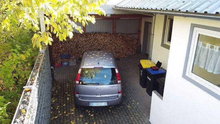 Einfahrt/Carport