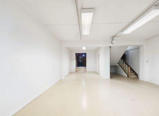 Kaiserstr. UG Lager (KI-generiert)