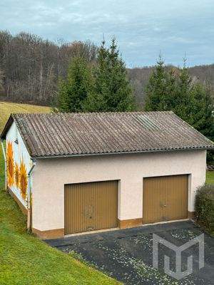 Doppelgarage mit viel Abstellfläche