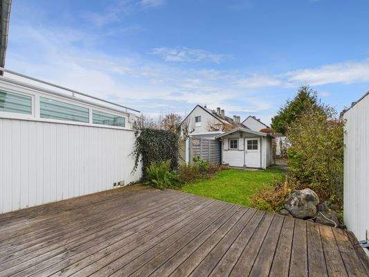 Holzterrasse nach Südwesten