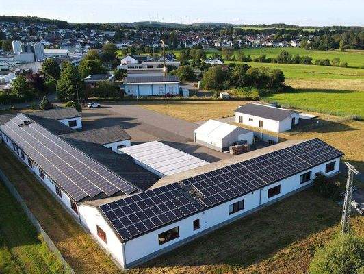 Lager und Produktionsgebäude 