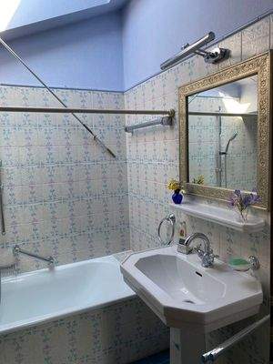 Das Wannenbad im 2. OG