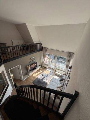 Blick von der Galerie ins Wohnzimmer