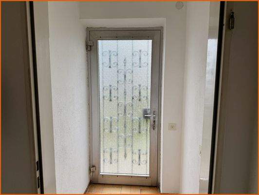 separate Eingangstür UG