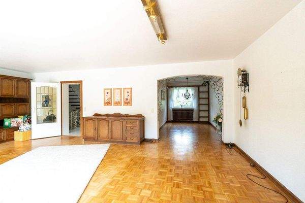 Blick vom Wohnzimmer zum Esszimmer